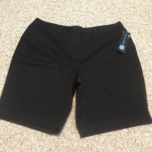 NWT 16P Black Relativity Shorts
